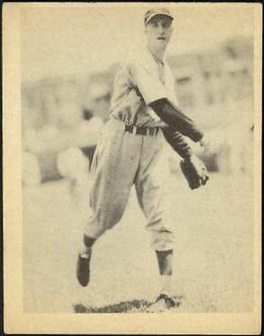 1939 Play Ball Bucky Walters #22 card
