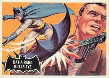 1966 Topps Batman Black Bat Bat-a-Rang Bulls-eye #32 card