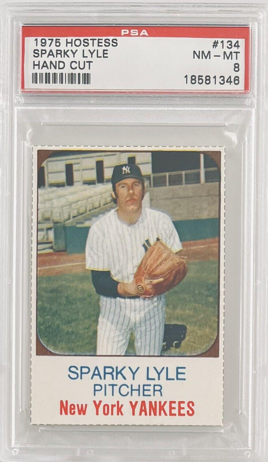 1975 Hostess Sparky Lyle [Hand Cut] #134 card