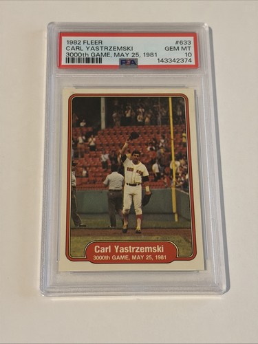 1982 Fleer Carl Yastrzemski #633 card