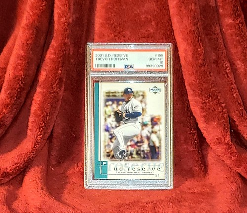 2001 Upper Deck Reserve Trevor Hoffman #155 card