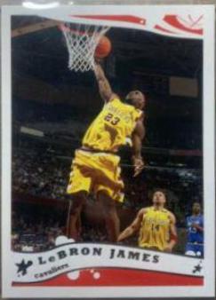 2005 Topps Chrome LeBron James [Refractor] #102 card