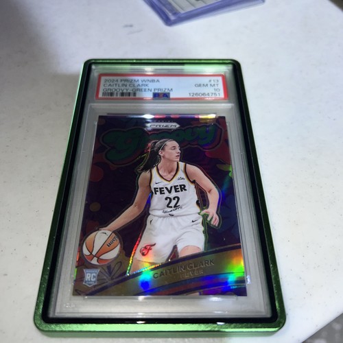 2024 Panini Prizm WNBA Groovy Caitlin Clark [Green] #13 card