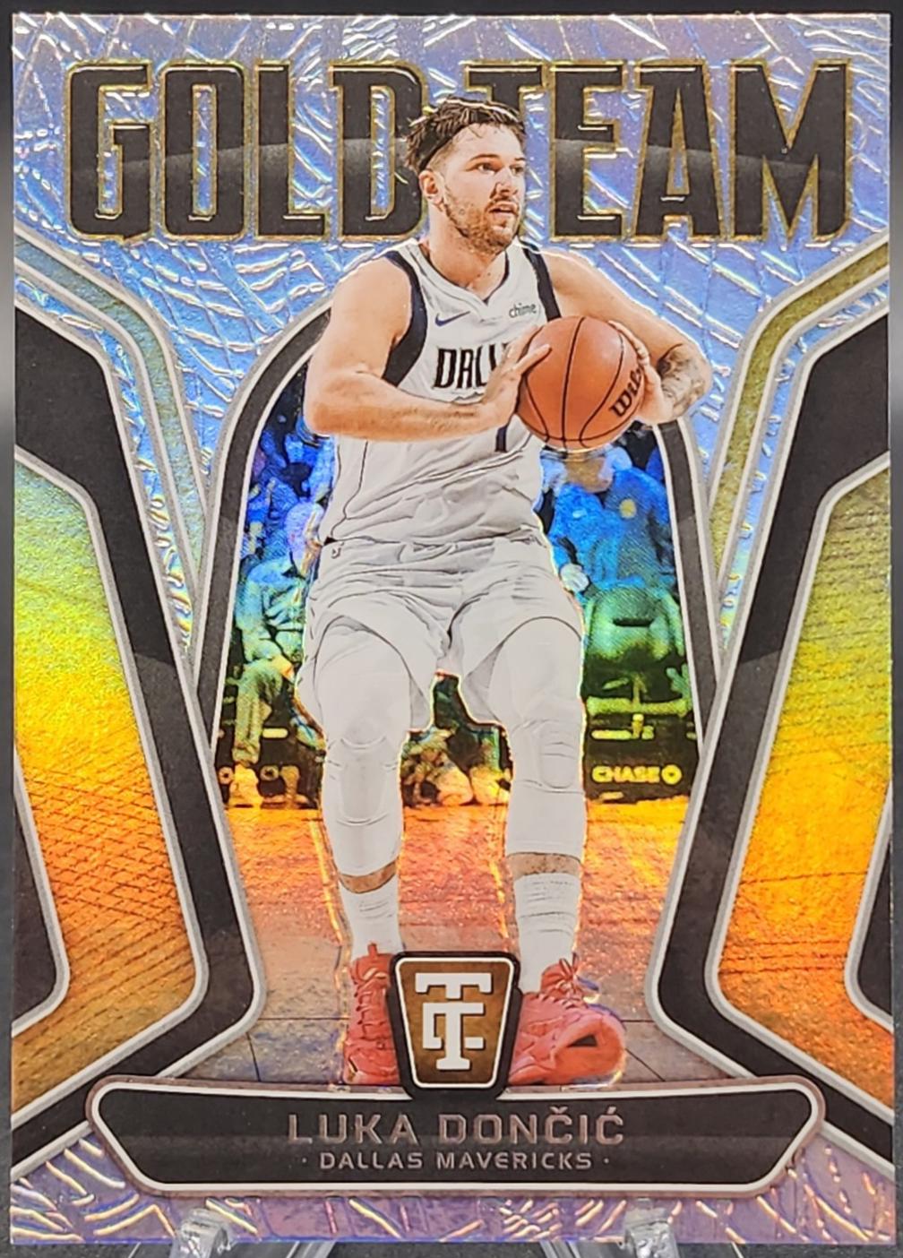 2024 Panini Totally Certified Gold Team Luka Doncic #23 card