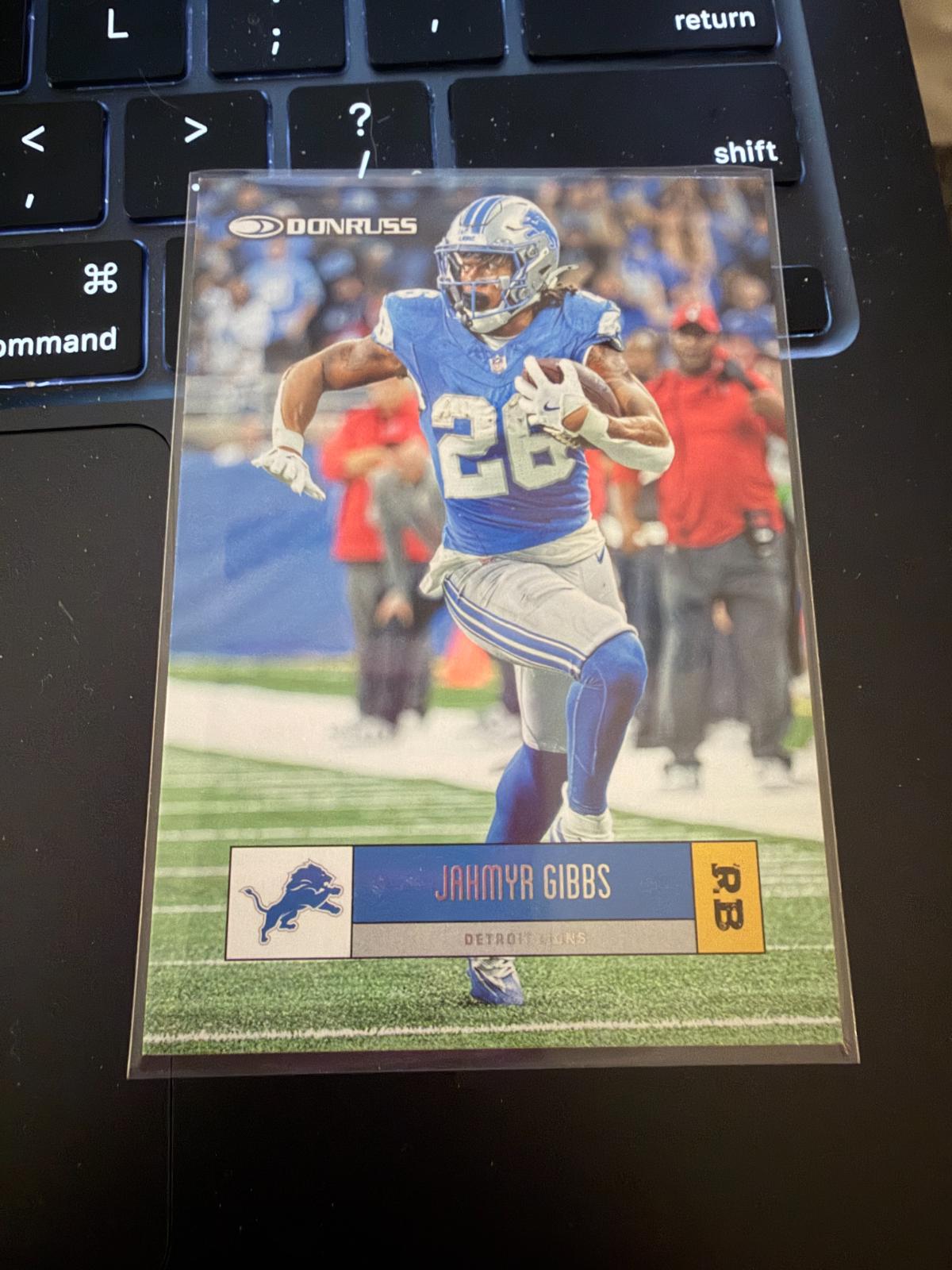 2025 Panini Donruss Retro 2005 Jahmyr Gibbs #R05-JHG card