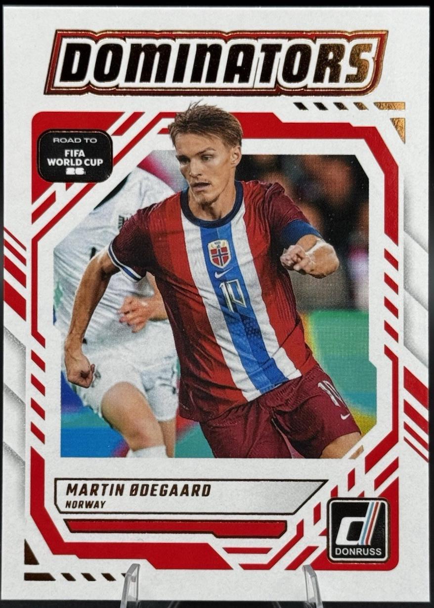 2025 Panini Donruss Road to FIFA Dominators Martin Odegaard #22 card