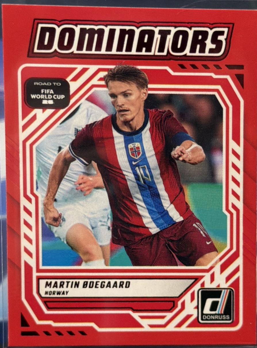 2025 Panini Donruss Road to FIFA Dominators Martin Odegaard [Red] #22 card