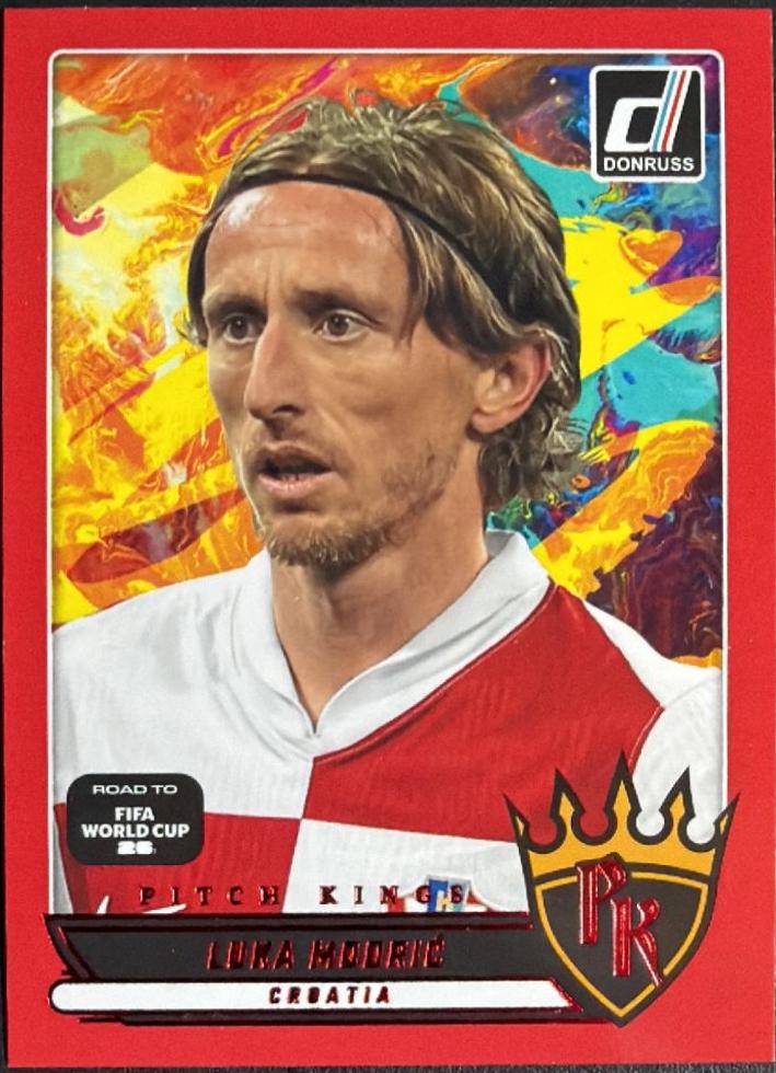 2025 Panini Donruss Road to FIFA Pitch Kings Luka Modric [Red] #15 card
