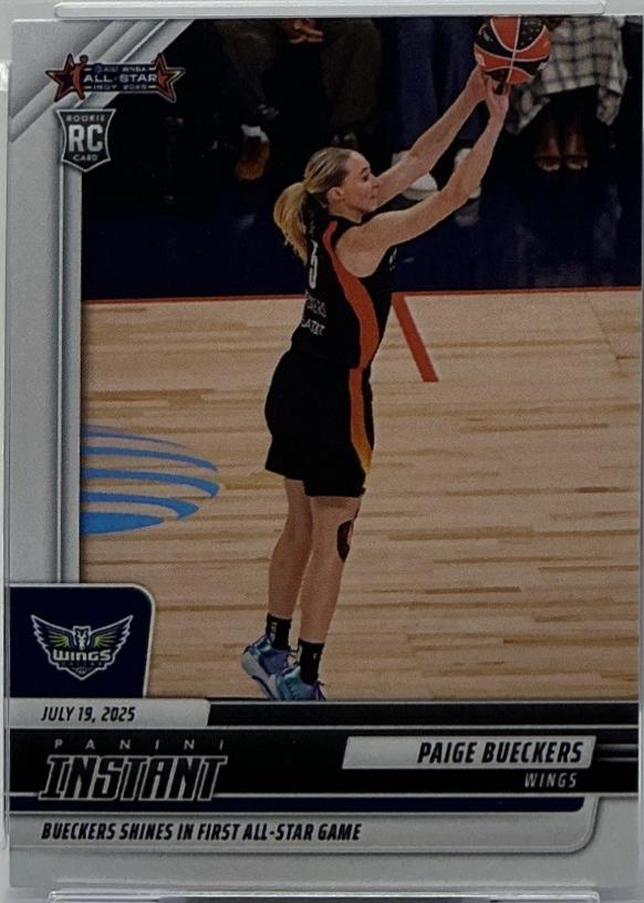 2025 Panini Instant WNBA Paige Bueckers #162 card