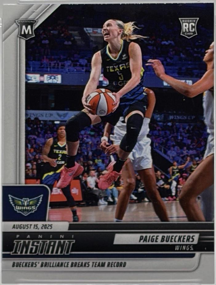 2025 Panini Instant WNBA Paige Bueckers #226 card