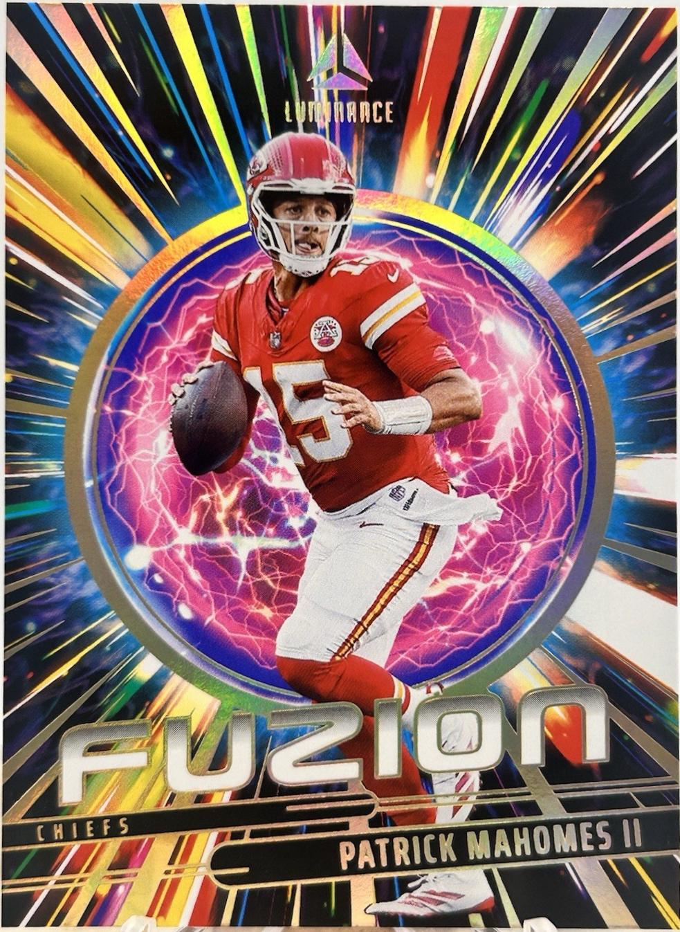 2025 Panini Luminance Fuzion Patrick Mahomes II #3 card