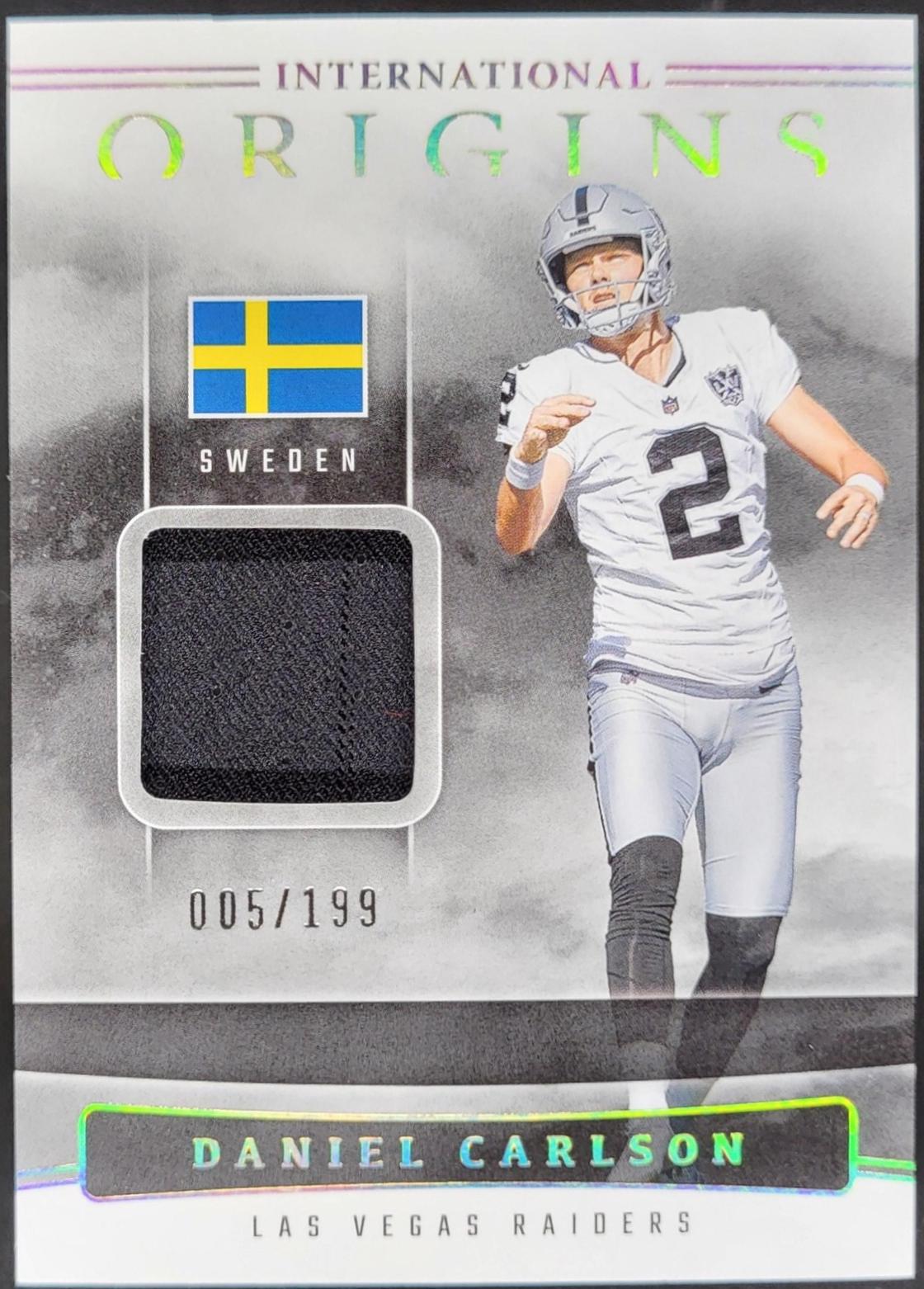 2025 Panini Mosaic In Focus Signature Daniel Carlson #29 card
