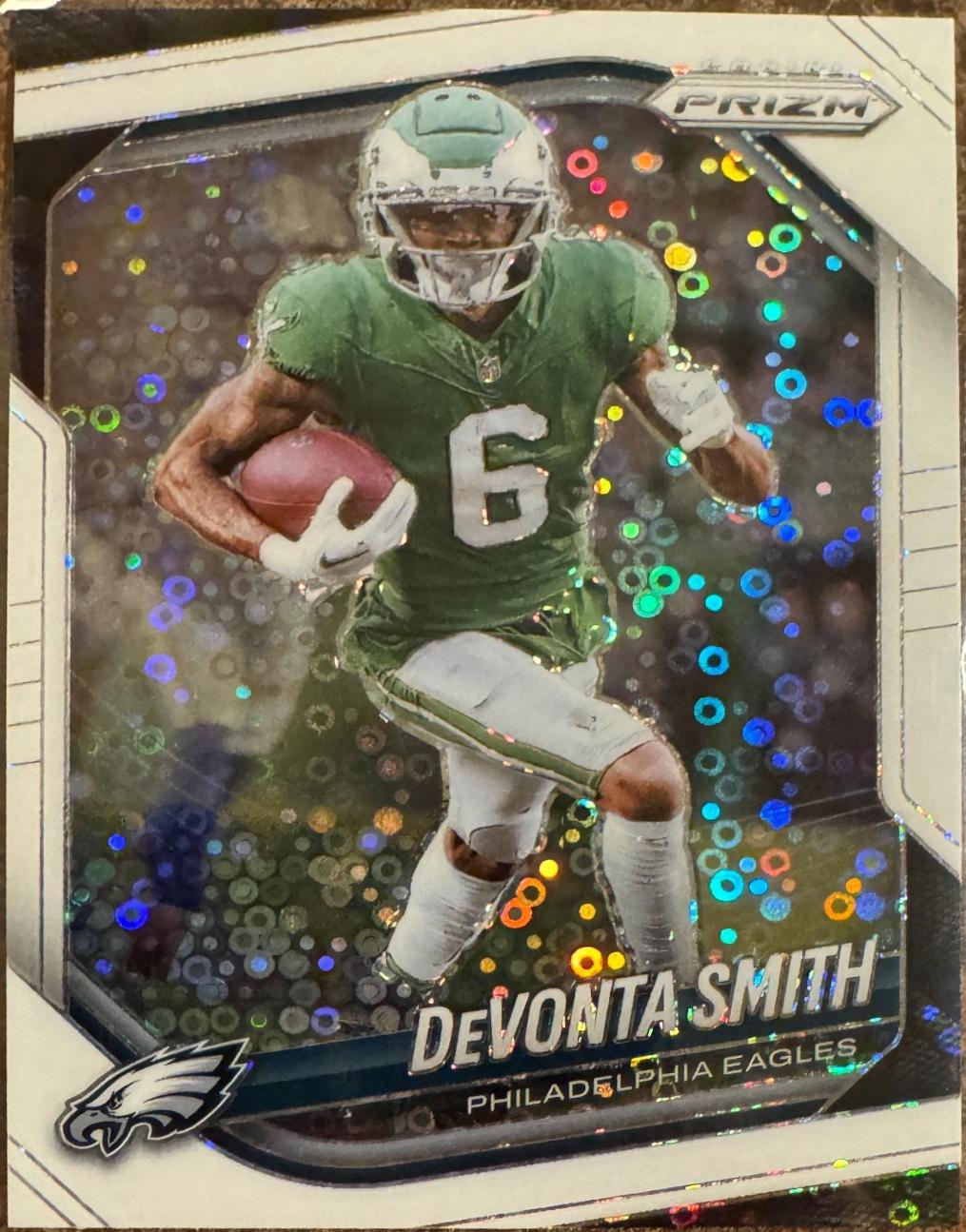 2025 Panini Prizm No Huddle DeVonta Smith [White] #70 card