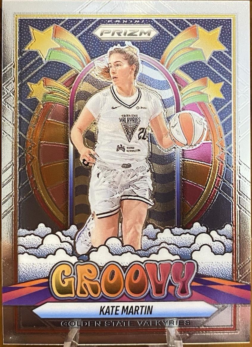 2025 Panini Prizm WNBA Groovy Kate Martin #4 card