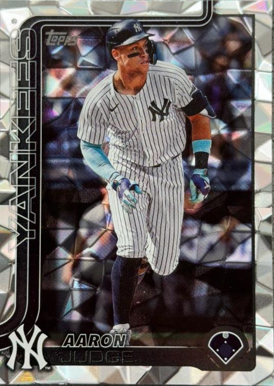 2025 Topps Aaron Judge [Diamante Foil] #300 card