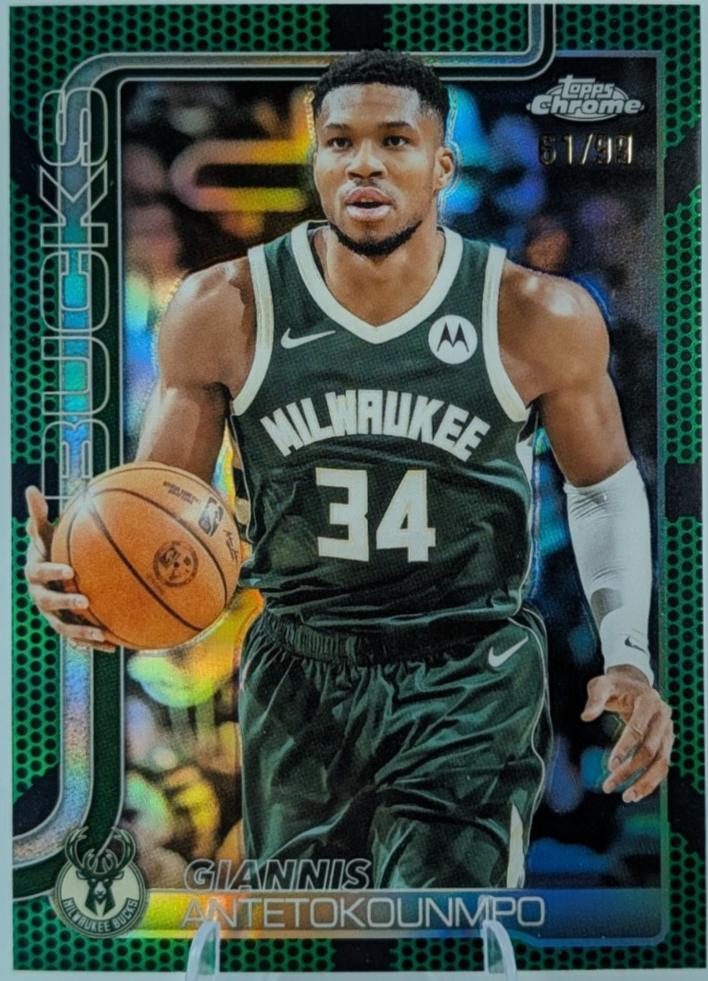 2025 Topps Chrome Giannis Antetokounmpo [Green Refractor] #137 card