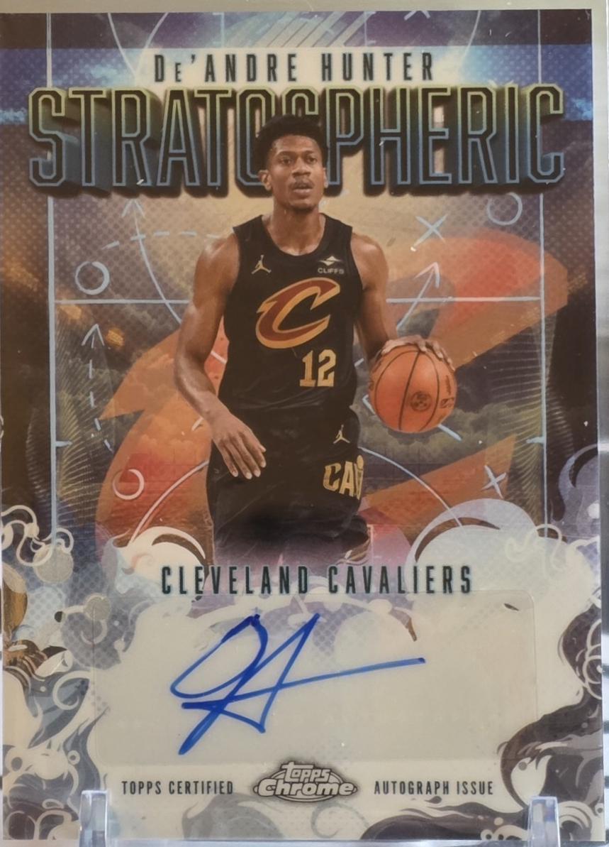2025 Topps Chrome Stratospheric Signature De'Andre Hunter #SM-DH card