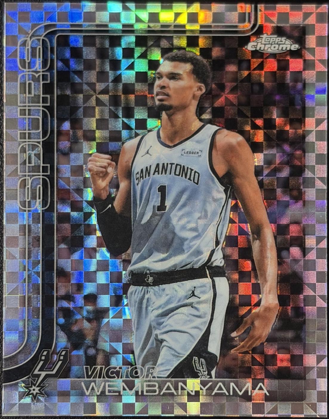 2025 Topps Chrome Update Victor Wembanyama [X-Fractor] #22 card
