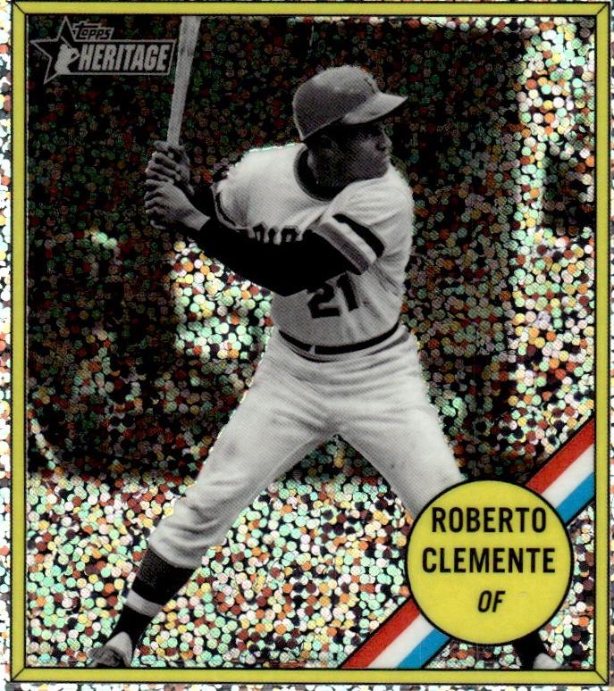 2025 Topps Heritage Roberto Clemente [Refractor Chrome Variation] #345 card