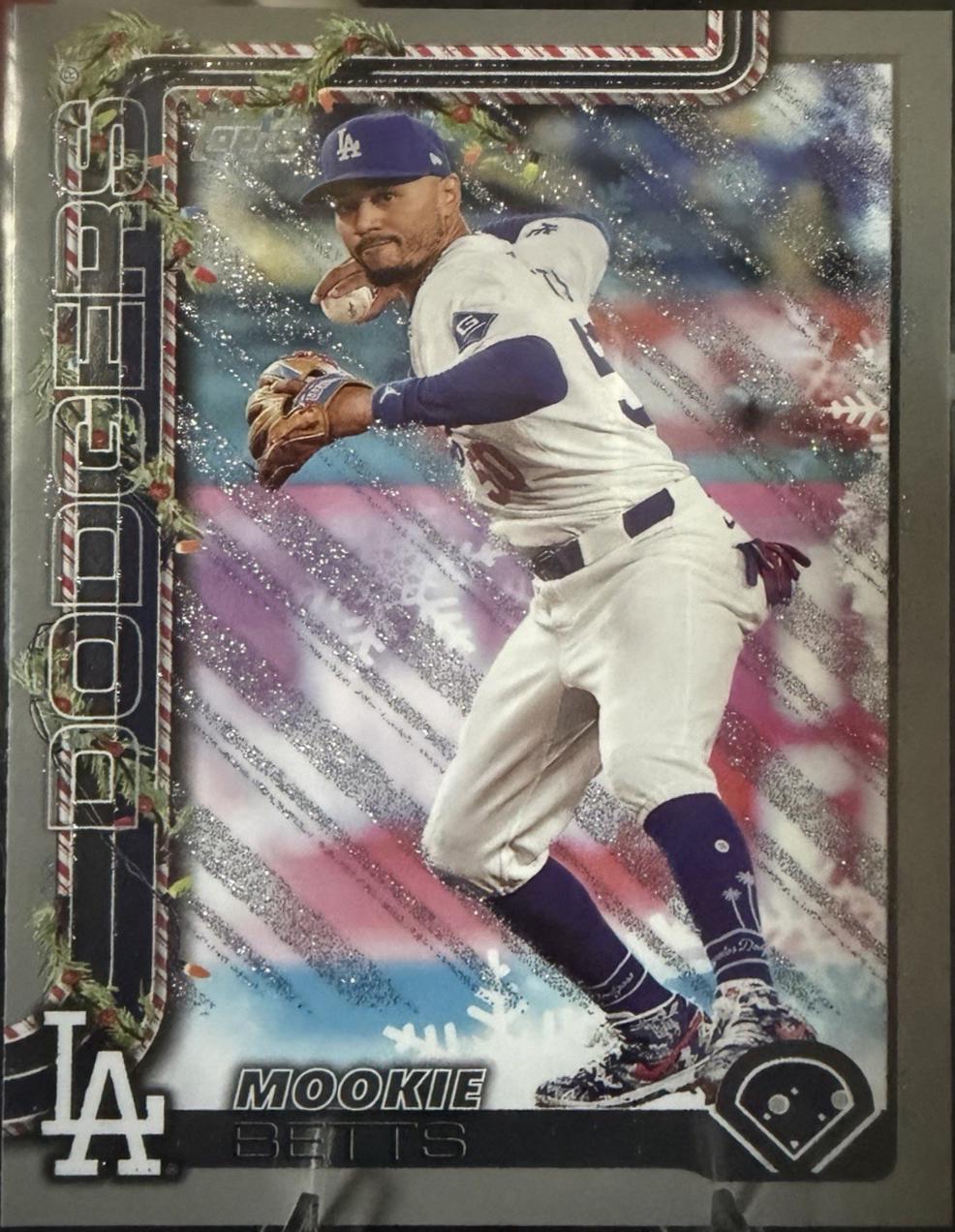 2025 Topps Holiday Mookie Betts [Glitter] #H52 card