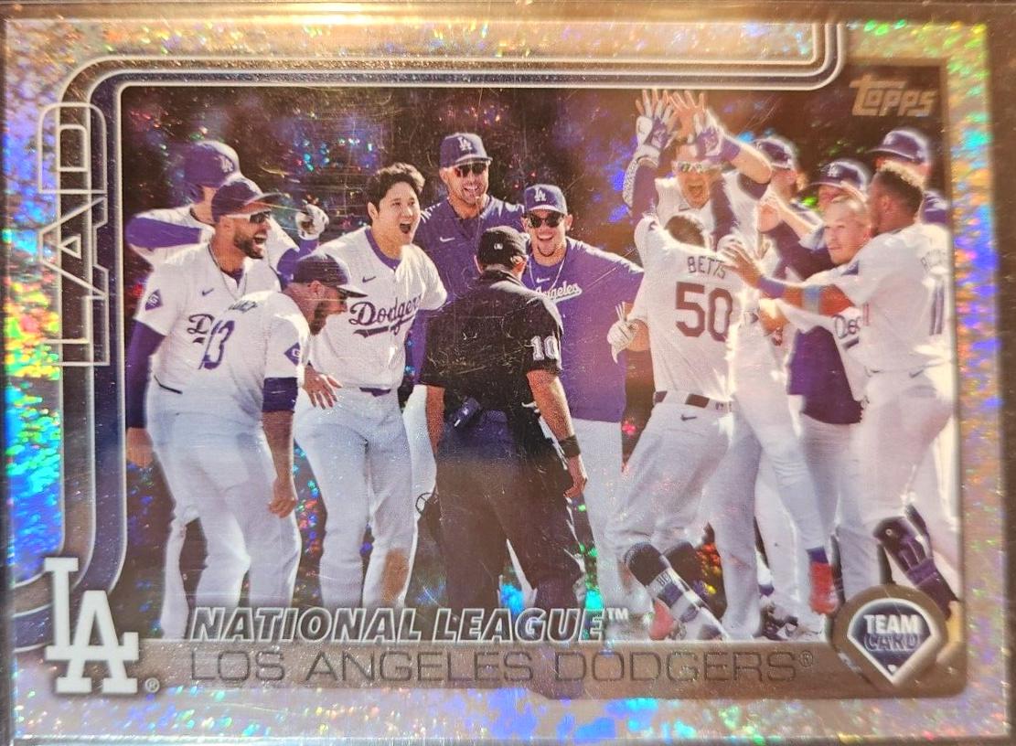 2025 Topps Los Angeles Dodgers [Sandglitter] #302 card