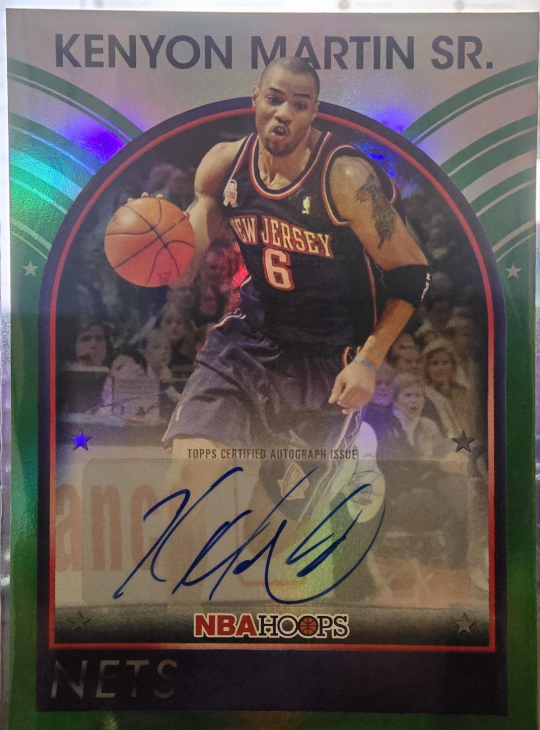2025 Topps NBA Hoops 1989 Signature Kenyon Martin Sr. [Green Hoops] #89S-KM card