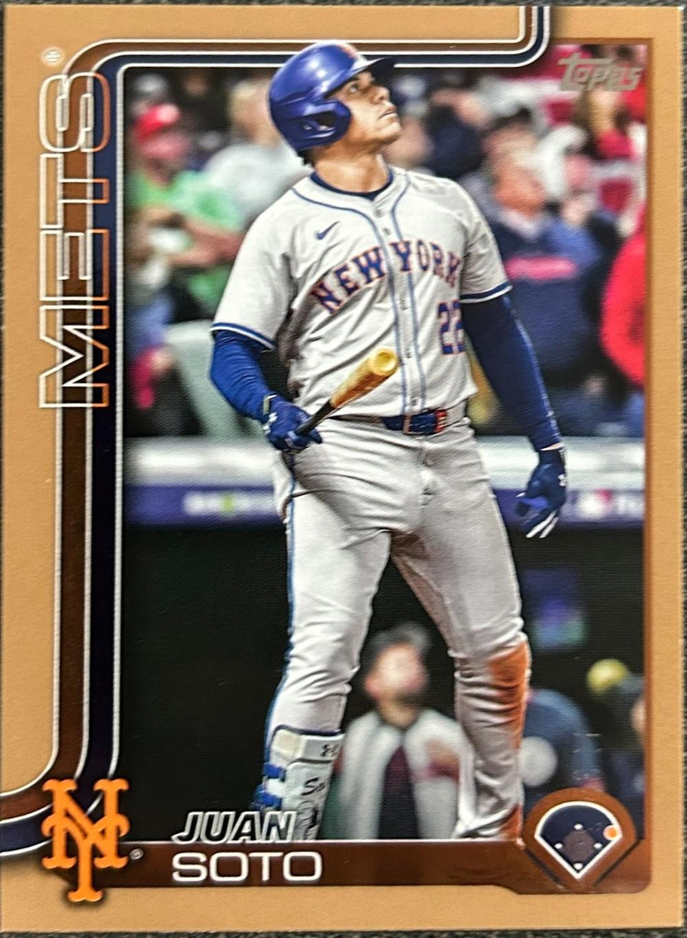 2025 Topps Series 2 Juan Soto [Gold] #700 card