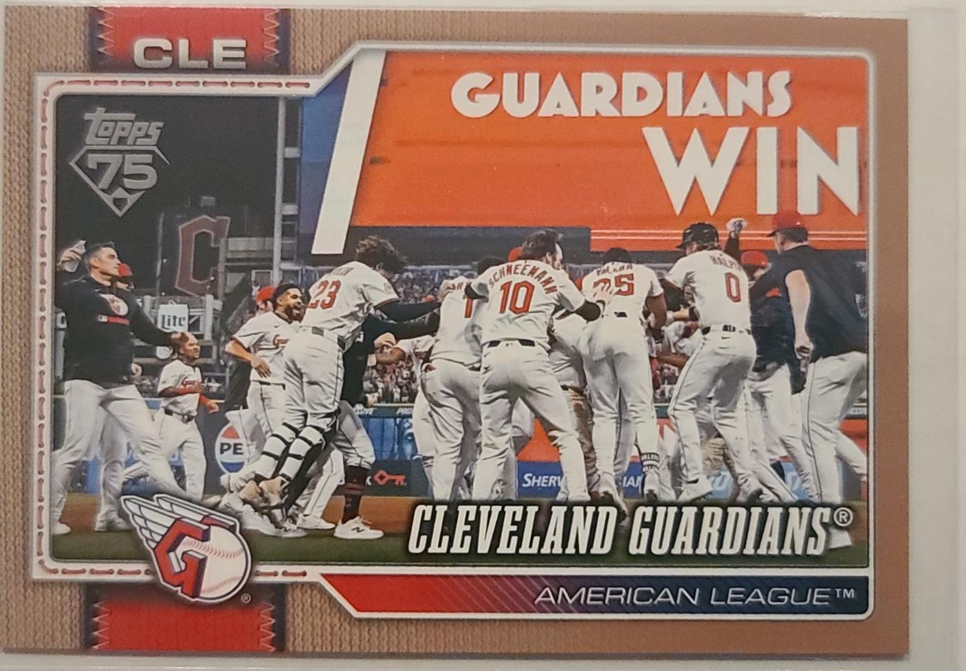 2026 Topps Series 2 Cleveland Guardians [Gold] #492 card