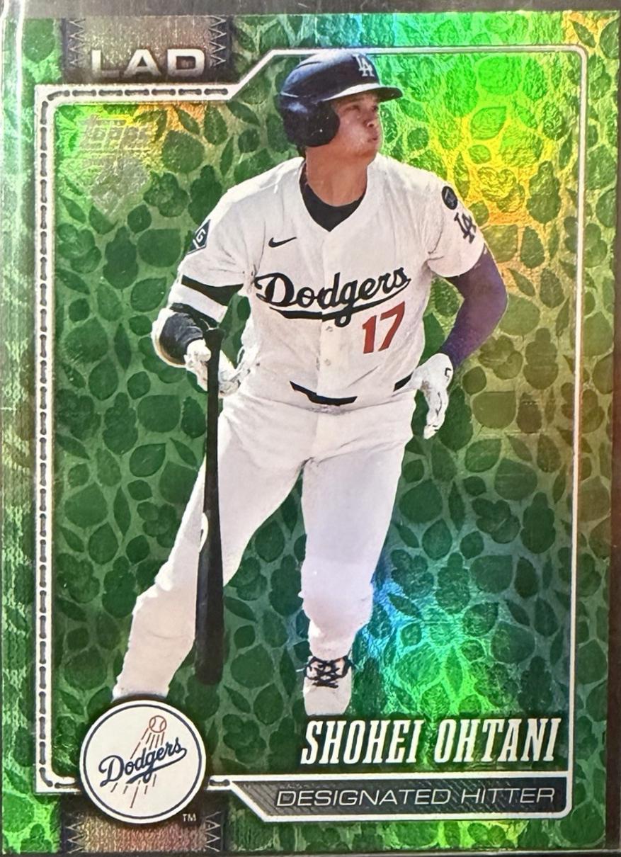 2026 Topps Shohei Ohtani [Holiday Green] #200 card
